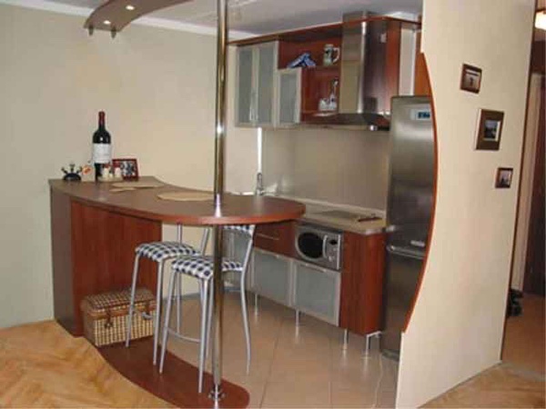 Мебель для маленькой кухни с барной стойкой
