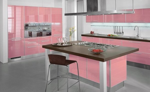 розовый цвет на кухне