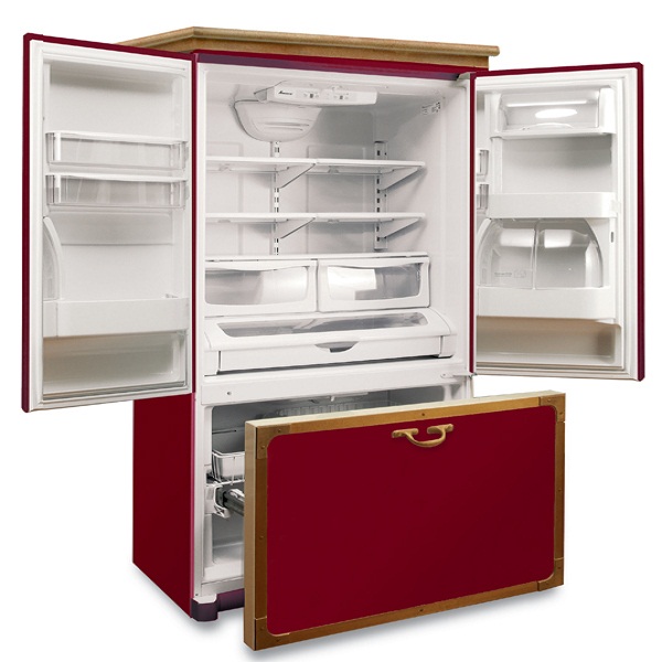Отдельностоящий холодильник в интерьере - 55 фото