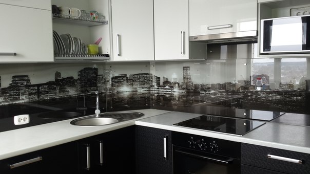 Кухонный фартук для черно белой кухни